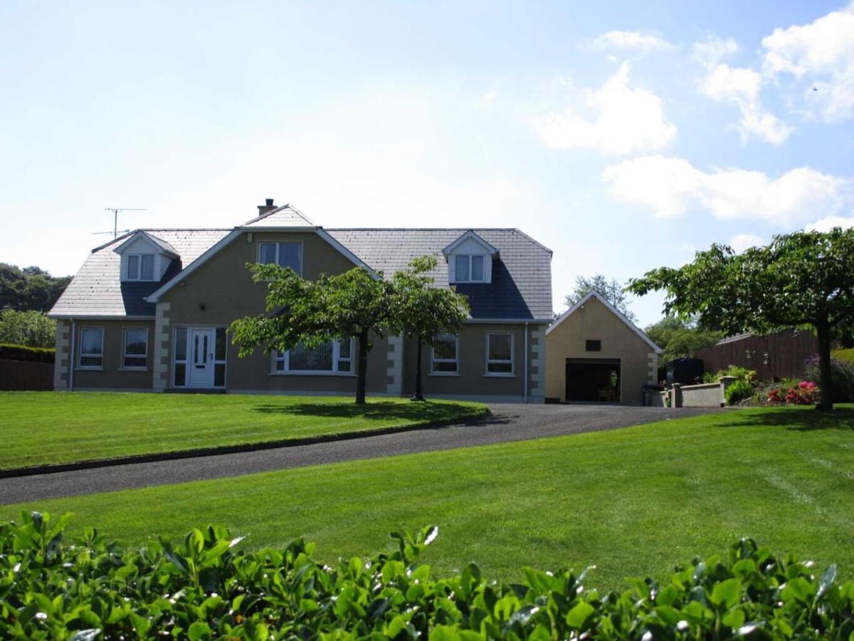 Muff Village Bed & Breakfast Exterior foto